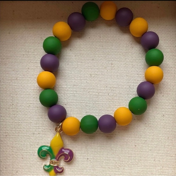 🎉💜 Mardi Gras Multicolor Beaded Fleur de Lis Charm Stretch Bracelet - Picture 1 of 1